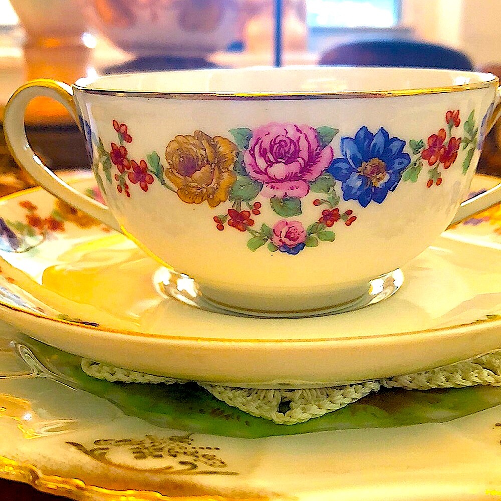 EUC- Theodore Haviland Limoges Double Handled Bouillon & Under Plate - Picture 4 of 12